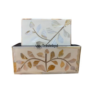 Dessous de verre de luxe fait à la main MOP par Tradebyd Décor de table élégant pour salle à manger et café - Product Image 2