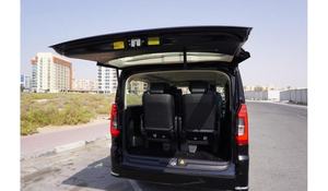 GRANVIA PREMIUM 2022, Camioneta Usada, 1-25000 Millas, Motor de Gasolina de 4.5L, Transmisión Automática, Asientos de Cuero, Techo Panorámico - Product Image 5