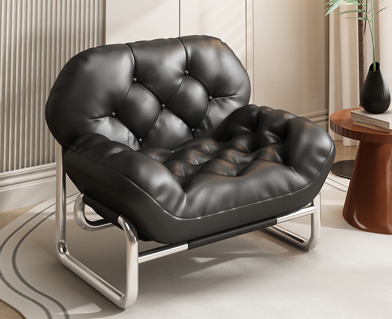 Fauteuil noir (pieds argentés)
