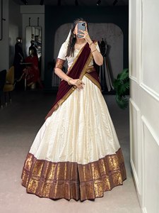 Lanzamiento de Nueva Ropa Festiva Moderna: Lehenga Choli con Dupatta de Polialgodón con Tejido Zari a Cuadros, Reversible, para Todas las Estaciones - Product Image 3