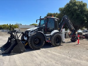 Chargeuse-pelleteuse compacte Hidromek HMK 62 SS d'occasion de haute qualité avec pompe hydraulique PWG, chargeuse sur chenilles, moteur Cummins, en bon état - Product Image 5