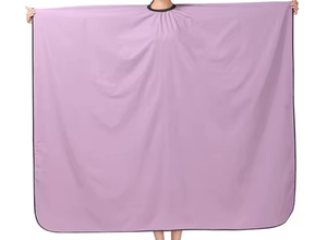 Capa de peluquero con logotipo personalizado para profesionales, hecha de poliéster impermeable - Product Image 2