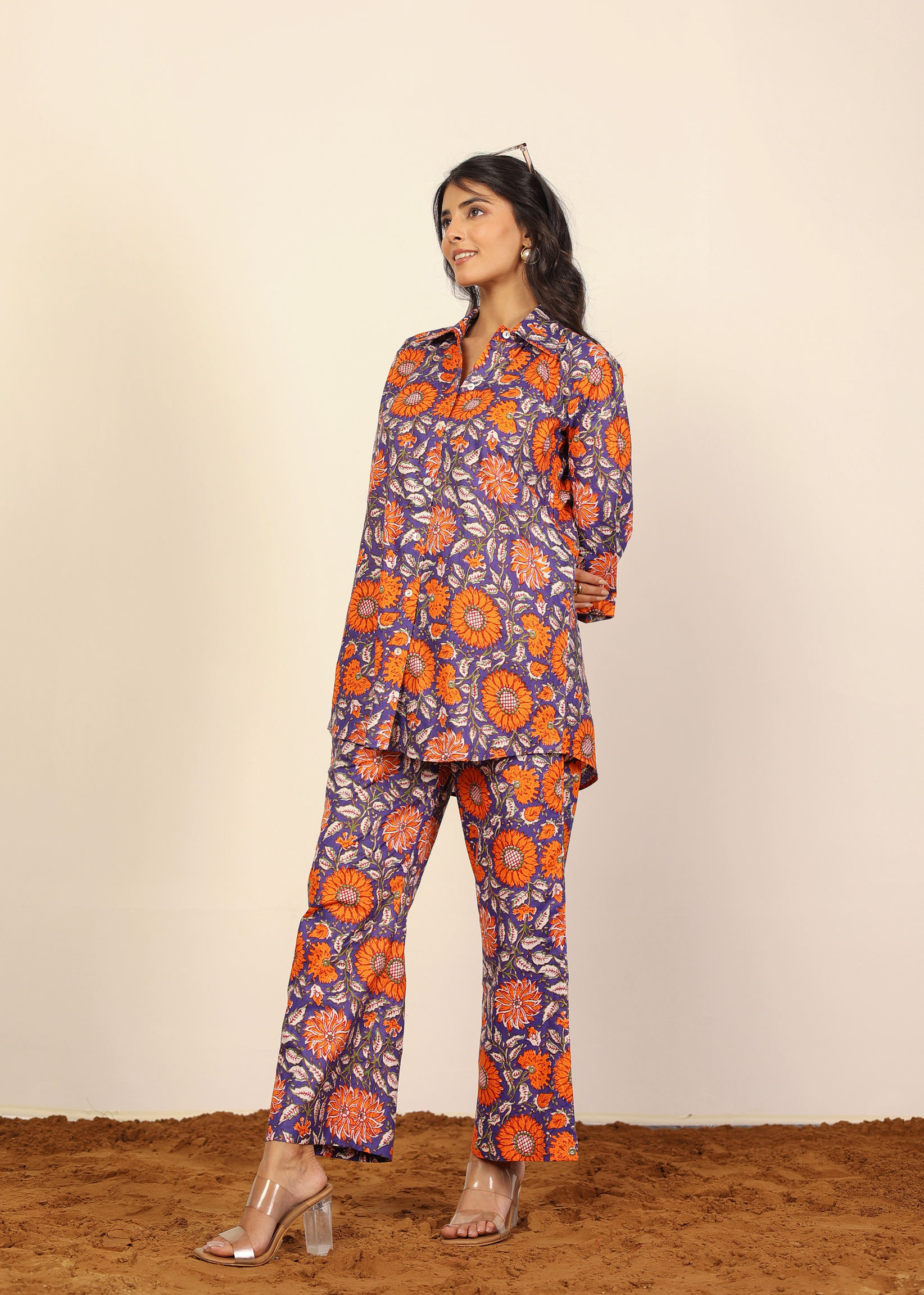 สีส้มและหลากหลาย