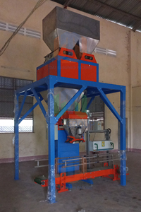Machine d'emballage semi-automatique multifonctionnelle série TBM-SS02, capacité de 500 à 800 sacs/heure, machine de pesage et d'ensachage de poudre - Product Image 2