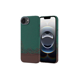 Étui de protection en fibre de carbone vert de la série ATA Nekst pour Magsafe, avec texture en fibre de carbone, pour iPhone 16E Plus, avec coque en silicone souple TPU PC, emballé - Product Image 1