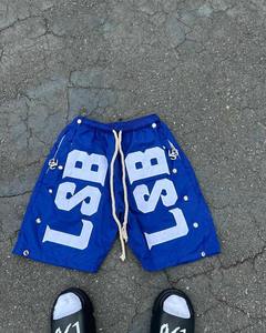 Pantalones cortos de hombre de talla grande con cordón y logotipo personalizado con parche desgastado y estampado 100% algodón para hombre - Product Image 4