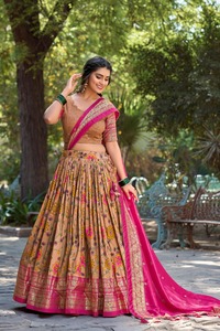 Kalamkari Tussar Impresión de seda y lámina con lienzo cosido y colección Can Lehenga Choli adjunta - Product Image 3