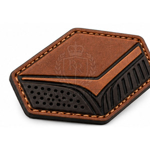 Écussons en cuir personnalisés en gros, logos à coudre, étiquettes décoratives pour chapeaux, accessoires personnalisés et branding de mode - Product Image 3