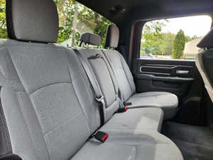 Camionnette Pick-up Big Horn 2500 d'occasion, modèle 2024, en excellent état - Product Image 3