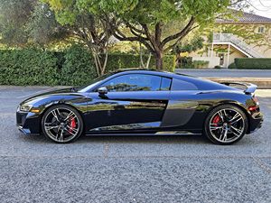 Audi R8 V10 Performance Coupé Quattro 2022, faible kilométrage, boîte automatique, direction souple, essence/électrique, état neuf. - Product Image 5