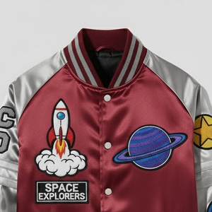 Vestes de baseball en chenille brodée de qualité supérieure pour hommes Nouveau design Veste universitaire en satin pour hommes en couleur personnalisée - Product Image 4