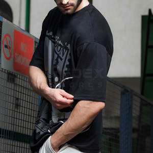 เสื้อยืดลายกราฟฟิตีแขนสั้นสำหรับผู้ชายจากปากีสถาน - Product Image 3