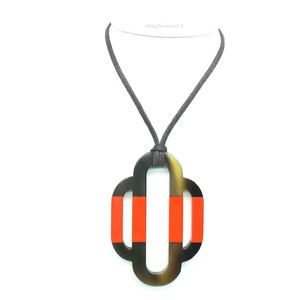 Collar con Colgante de Cuerno de Búfalo, Joyería Tribal Natural y Sostenible para Mujer, Alta Calidad - Product Image 1