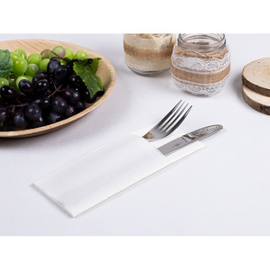 ผ้าเช็ดปากพกพาแบบจิ๋วสีขาว ขนาด 32x40 ซม. ลายจุด สำหรับธุรกิจ B2B - Product Image 1