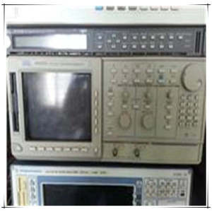 Générateur de formes d'onde arbitraires et source de signaux sinusoïdaux Tektronix AWG520 d'occasion - Product Image 2