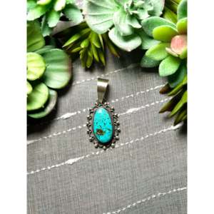 Pendentif Jameson Garcia en turquoise Kingman et argent sterling avec technologie d'incrustation à sertissage clos - Product Image 1