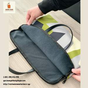 Sac d'ordinateur portable en polyester épais imperméable à motif à carreaux avec doublure résistante aux chocs - Product Image 4