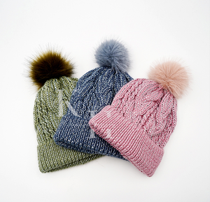 OEM Logo Knit Cap Classic Stretch Fit Winter Beanie Hat para hombres y mujeres Color sólido para uso al aire libre de Pakistán - Product Image 1