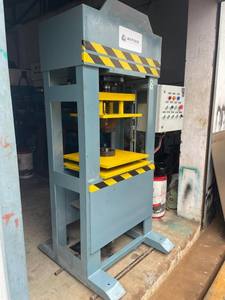 เครื่องอัดไฮดรอลิกแบบกึ่งอัตโนมัติโครงคงที่ 50 ตัน สำหรับงานขึ้นรูปโลหะ พลาสติก และเบาะนั่ง งานหนัก - Product Image 6