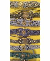 Bracelet en macramé multicolore Shree Om Creations avec fermoir métallique, cordon fait main ou laiton, cadeau hindou pour le Nouvel An