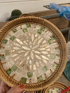 Plateau rond en rotin et perles bon marché d'usine pour restaurant hôtel plateau de service ustensiles de cuisine maison décoration cadeau ensemble en stock - Product Image 5