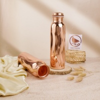 Botella de Agua Portátil de Cobre Natural Clásico, Diseño Único y Moderno Personalizado, Certificada Ayurvédica, para Viajes