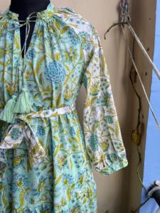 Robe Maxi à manches longues grande taille pour femmes bloc imprimé coton couleurs mélangées pour les vêtements d'été avec décoration de gland - Product Image 3