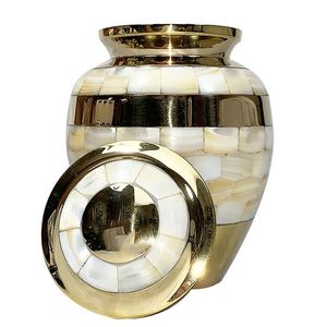 Aaliyan Impex's Brass Creation 100% Urne de santé en cuivre pur Couvercle en bois Distributeur de condiments étanche Pot de stockage Bouteille en métal - Product Image 3