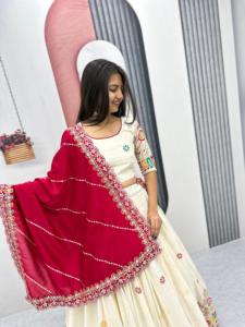 Chaîne de broderie travail Lehenga Choli avec Dupatta pour chaque occasion porter mariée Lehenga Choli à vendre à l'exportation - Product Image 4