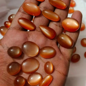 Cabochon de pierre de lune orange naturelle faite à la main pierres précieuses en vrac de mines indiennes forme mixte bijoux faits à la main - Product Image 1