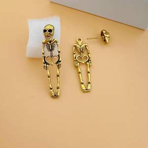Orecchini a Perno Vintage a Forma di Scheletro, Placcati in Oro Antico, Unisex, Gioielli di Moda per Halloween, Design Pendente in Lega di Zinco - Product Image 4