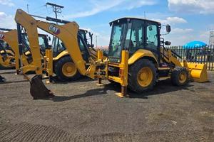 รถตักตีนตะขาบ4x4ใช้ Cat420f หนอนผีเสื้อที่มีส่วนประกอบของเครื่องยนต์และปั๊มหลัก - Product Image 5