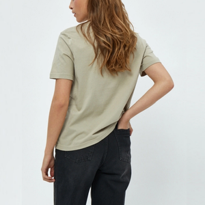 Nueva llegada: Camisetas básicas de algodón para mujer, camisetas casuales de verano para chicas adultas, de manga corta y cuello redondo, hechas en Bangladesh. - Product Image 2