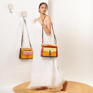 ชุดเดรสสตรีสไตล์วินเทจหนังนิ่มแท้แบบครอสบอดี้กระเป๋าถือลายนูนเลเซอร์เดี่ยวสำหรับผู้หญิง - Product Image 2