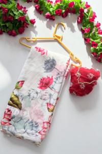 Dernière collection de vêtements de mariage indien Saree en Georgette Fantaisie Imprimé Sari Élégant Saree de créateur Collection Saree Indien - Product Image 4