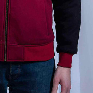 Veste universitaire pour homme, garniture en peau de mouton, corps en laine, col montant, manches noires, logo brodé, fermeture éclair sur le devant, style baseball décontracté - Product Image 6