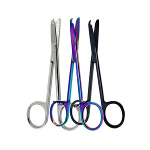 Tijeras de Sutura Spencer con Recubrimiento Negro Multicolor de 4.5 Pulgadas, Delicadas, con Sutura Wenquar, Instrumentos Quirúrgicos - Product Image 1