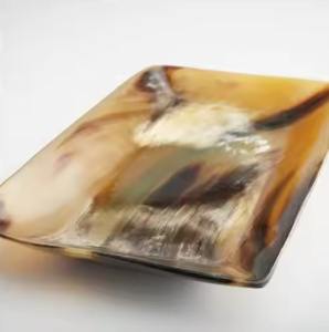 Plateau de service rectangulaire fait main le plus vendu Corne de buffle polie naturelle idéale pour la maison et le restaurant - Product Image 1