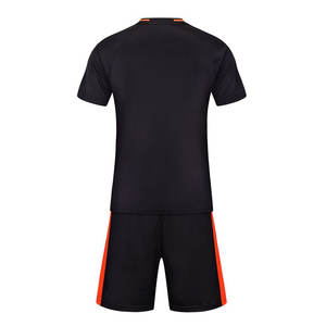 Uniforme de fútbol de diseño personalizado de la mejor calidad para entrenamiento de invierno Ropa deportiva de calidad - Product Image 2