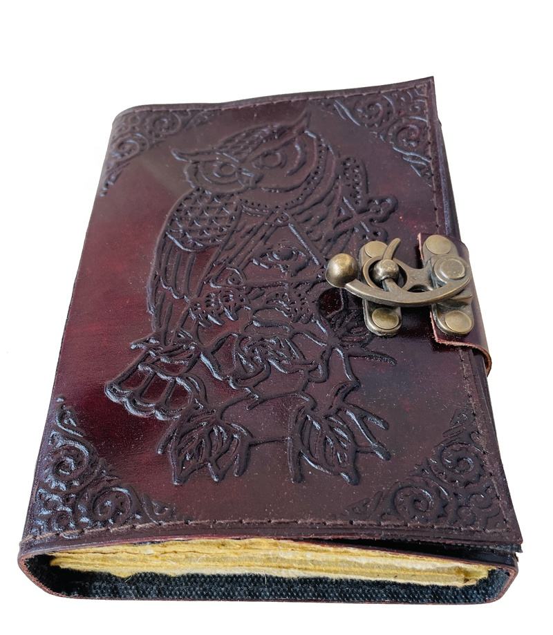 สีน้ำตาล