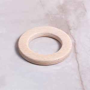 Anillo de Madera de Arte Popular de 7 cm, Decoración del Hogar Pintada a Mano, Mesa de Haya Grabada para Regalo de Navidad - Product Image 1