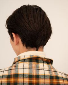 Pyjama en satin imprimé pour femme, motif à carreaux, confort ultime toutes saisons, ensemble de pyjama avec design frontal pour adultes - Product Image 4