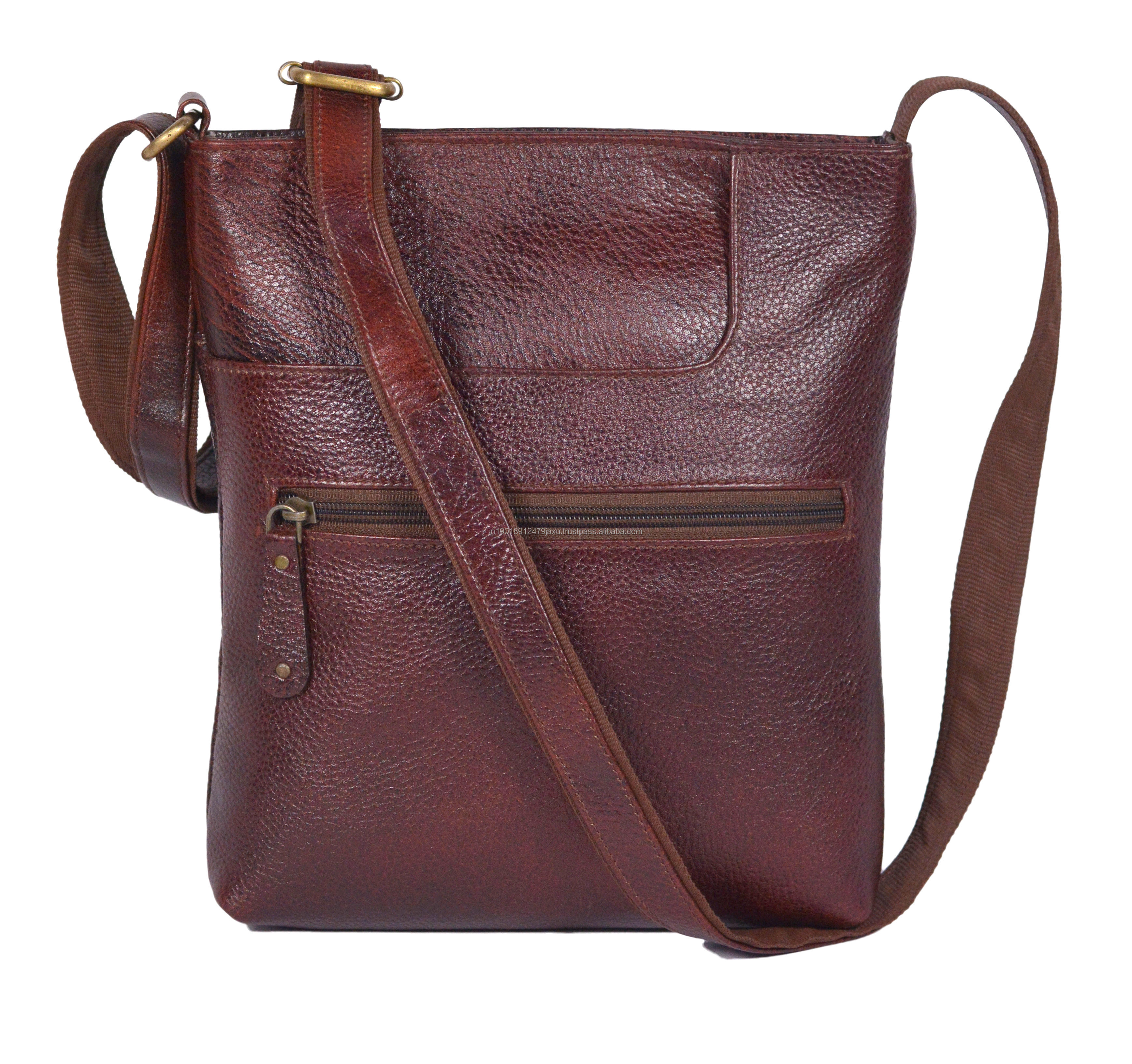 สีแดงเข้ม