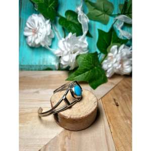 Navajo Kingman Turquoise & Sterling Silver Fashion Cuff Bracelet Elegant Kingman Turquoise & Silver Cuff for Women - Product Image 2