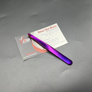 แหนบถอนขนคิ้วแบบมืออาชีพแหนบปลายแหลมทำจากสเตนเลสพลาสม่าสีม่วงโลโก้ออกแบบได้ตามต้องการ - Product Image 1