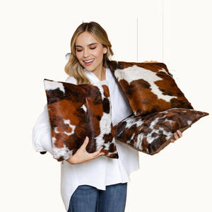 Coussin en cuir véritable fait à la main personnalisé poils de vache sur coussins en cuir - Product Image 2