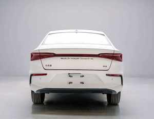 2023 E 3 Chuxing-White Interior Blanco, Tracción en las Cuatro Ruedas, Autonomía de 601-700 km, Motor de 200-250 kW, Batería de 50-70 kWh para Importación - Product Image 5