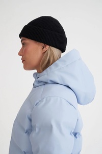 Blouson bombardier de luxe pour femmes Tissu de haute qualité avec un col montant de couleur unie et un design zippé idéal pour l'hiver - Product Image 4