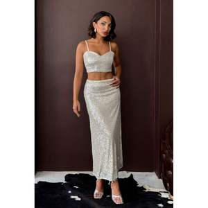 Falda Larga para Mujer Topshow con Lentejuelas de Piedra, Elegante y con Estilo - Product Image 5