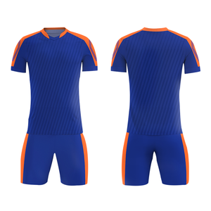Kit de football personnalisé pour hommes Maillot et short de football léger et respirant avec impression du logo OEM et fourniture d'uniformes d'équipe - Product Image 5